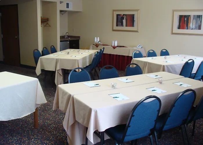 Country Inn & Suites By Radisson, Near The National Sports Center, Coon Rapids, Mn