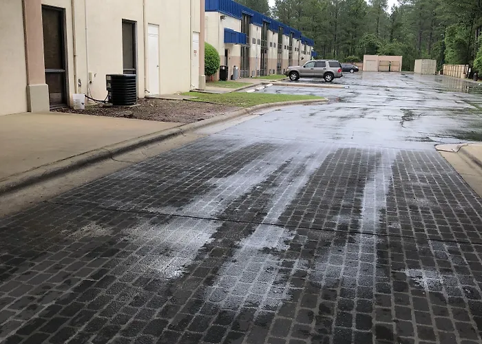 Days Inn By Wyndham Fayetteville-South/I-95 Exit 49