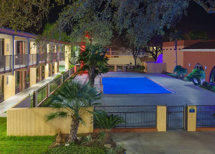 Days Inn By Wyndham Uvalde