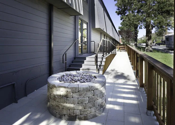 Waypoint Hotel