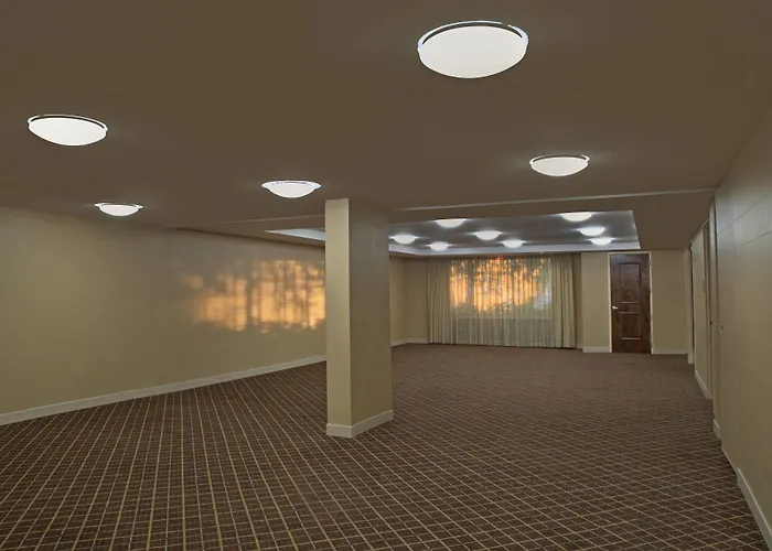 Sheraton Louisville Riverside Hotel