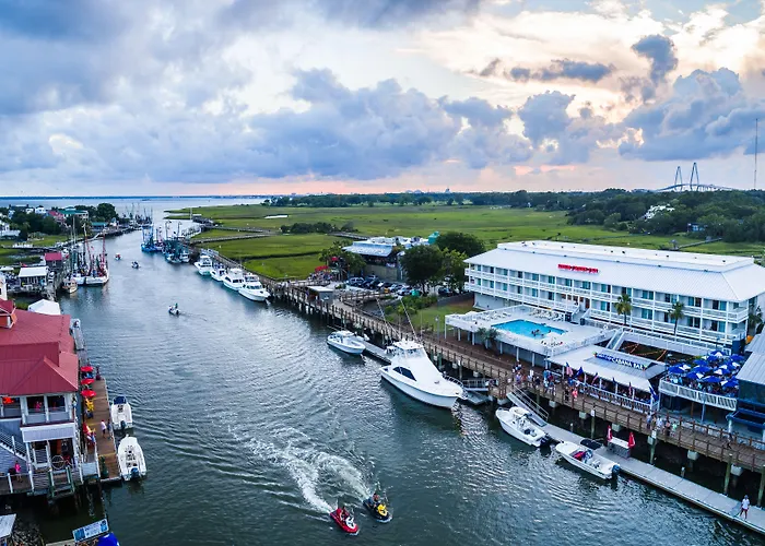 Shem Creek Inn