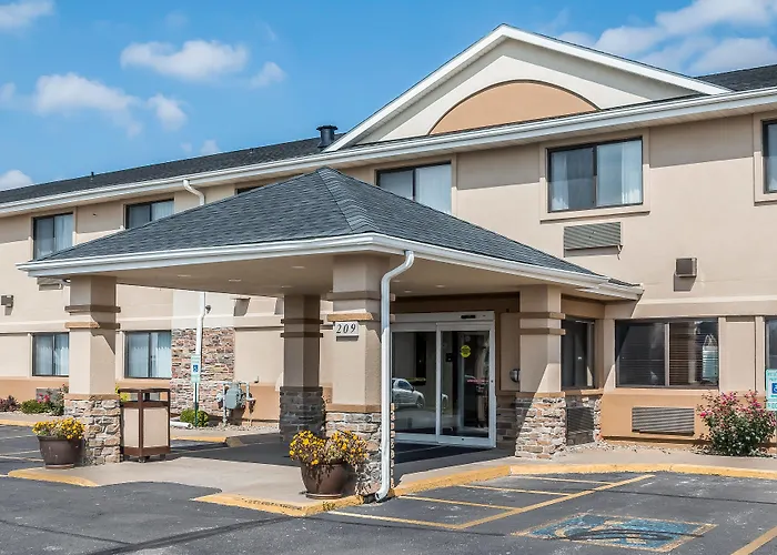 Quality Inn Coralville - Iowa River Landing