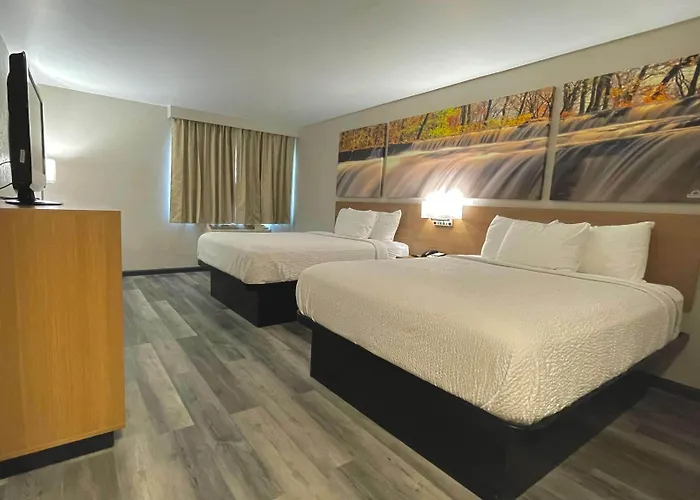 Days Inn By Wyndham Columbus In