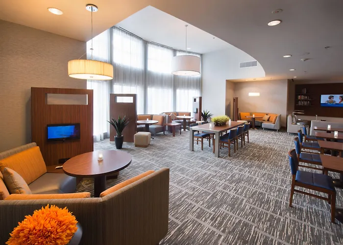 Courtyard By Marriott Canton