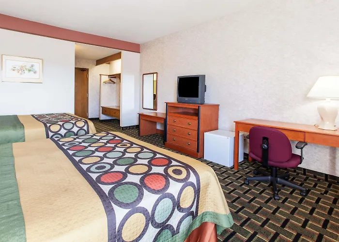 Super 8 By Wyndham Atchison