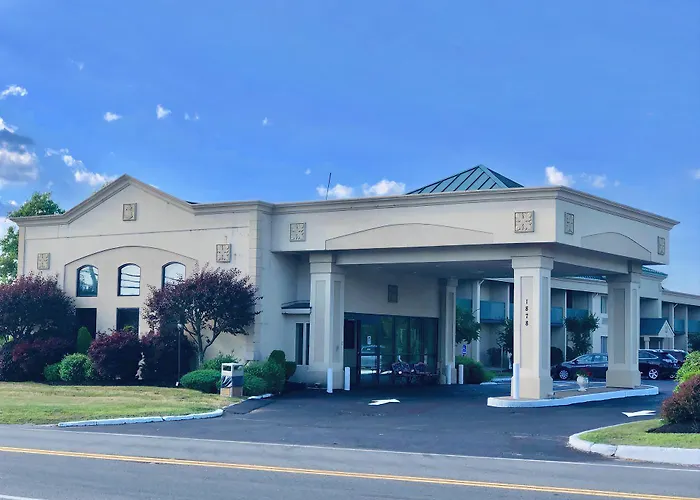 Riverview Inn & Suites