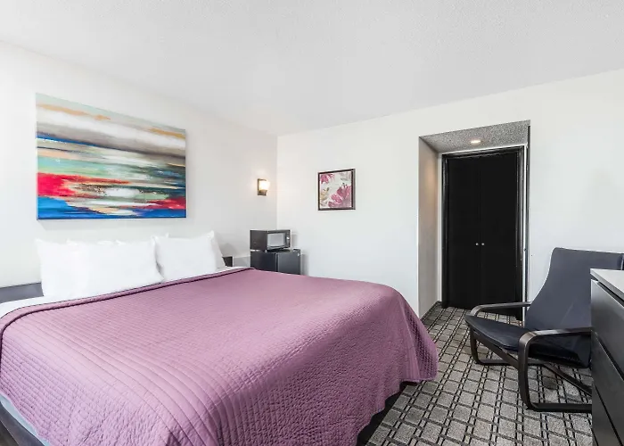 Days Inn By Wyndham St Clairsville