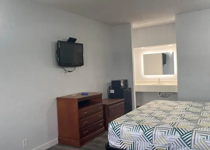 Motel 6 Cleveland, Ms - Delta State University