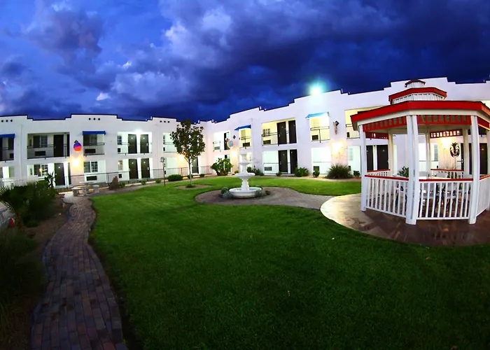 Ramada By Wyndham Kingman