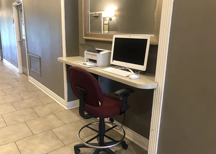 Iberia House & Suites