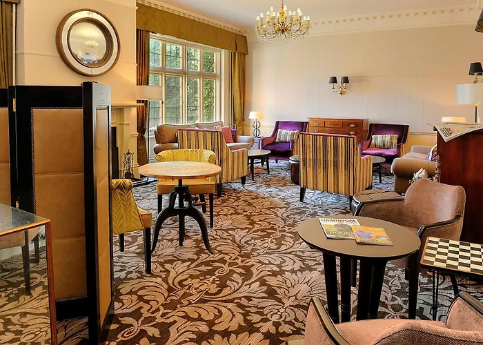 The Crown Manor House Hotel