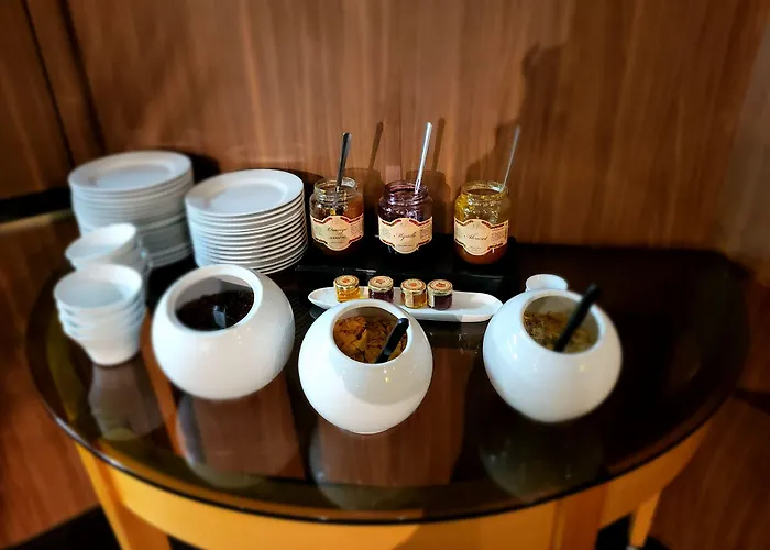 Hotel Paris Neuilly