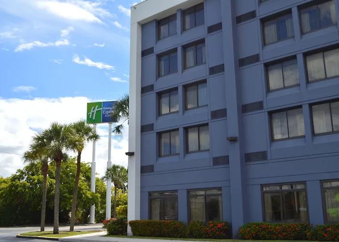 Holiday Inn Express & Suites Miami - Hialeah By Ihg