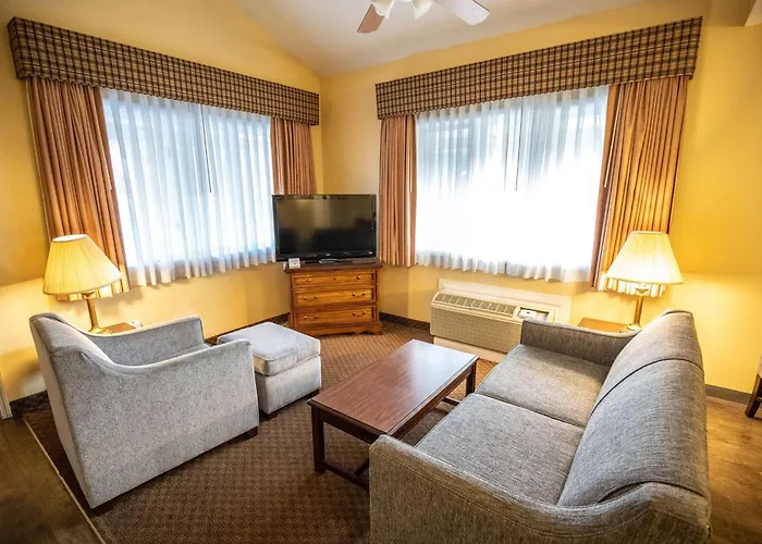 Skyline Hotel Lake George