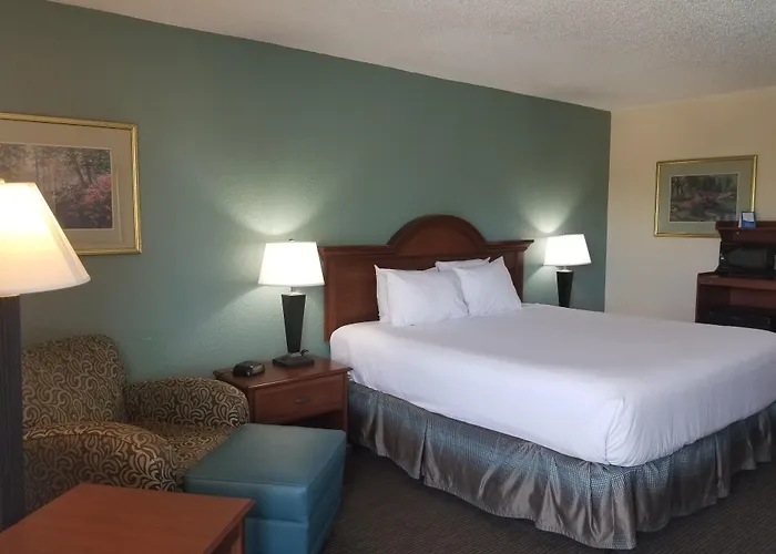 Baymont By Wyndham Sarasota
