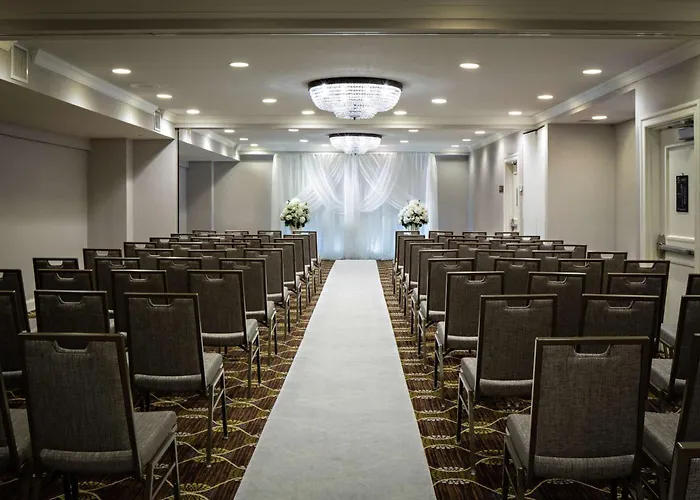 Doubletree By Hilton Fairfield Hotel & Suites