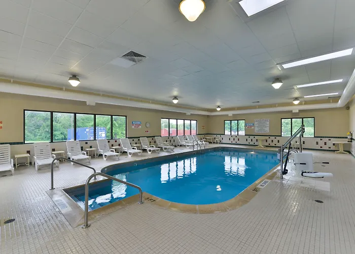 Comfort Suites Near Route 66