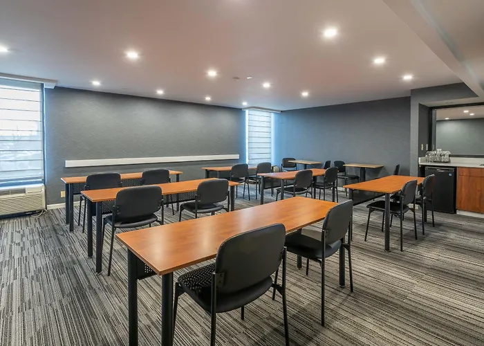 Holiday Inn Express - Newark Airport - Elizabeth By Ihg