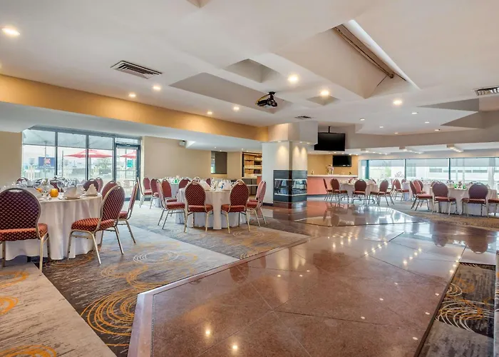 Quality Hotel Dorval Aeroport
