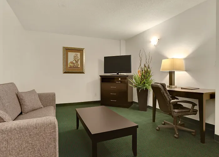 Comfort Inn & Suites Edmonton Downtown