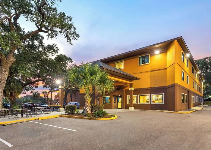 Days Inn By Wyndham Biloxi Beach