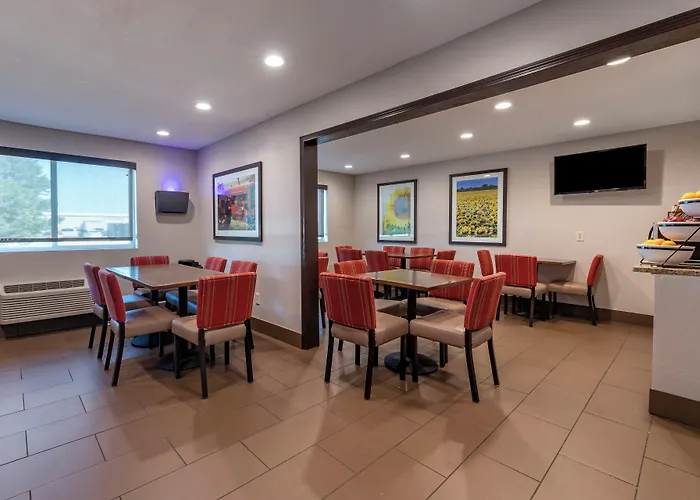 Comfort Inn & Suites Hays I-70