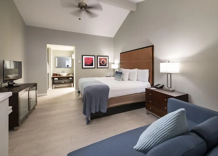 Mariposa Inn And Suites