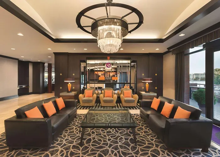 Coast Victoria Hotel & Marina By Apa
