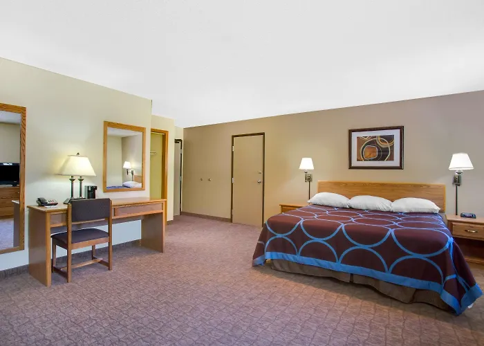 Super 8 By Wyndham Lewisburg