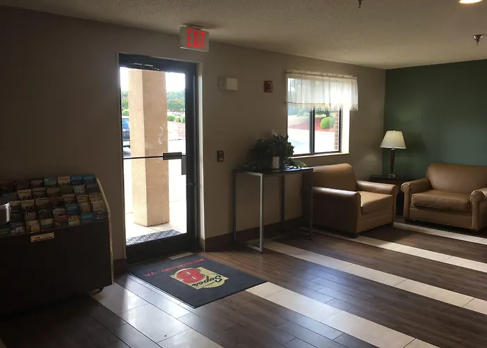 Super 8 By Wyndham Richmond Midlothian Turnpike Hotel