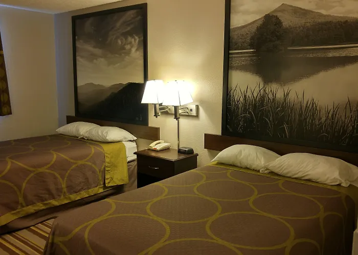 Super 8 By Wyndham Waynesboro