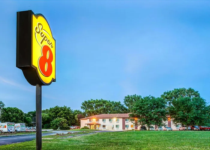 Super 8 By Wyndham Blair