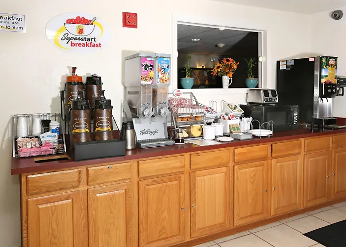 Super 8 By Wyndham Hampton