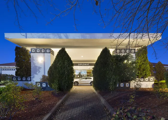 Ramada By Wyndham Diplomat Canberra