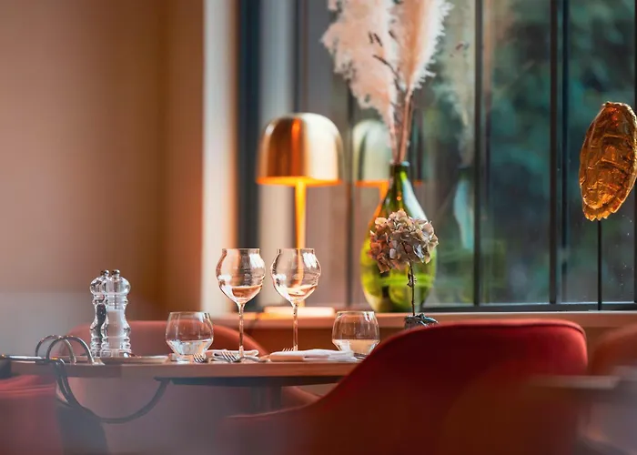 Logis Hotel & Restaurant - Les Hauts De Montreuil