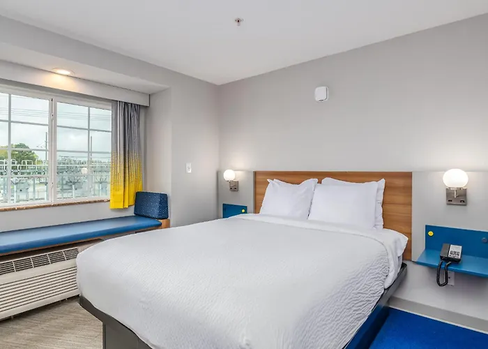 Microtel Inn & Suites By Wyndham Montgomery