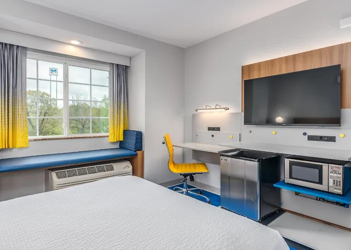 Microtel Inn & Suites By Wyndham Montgomery