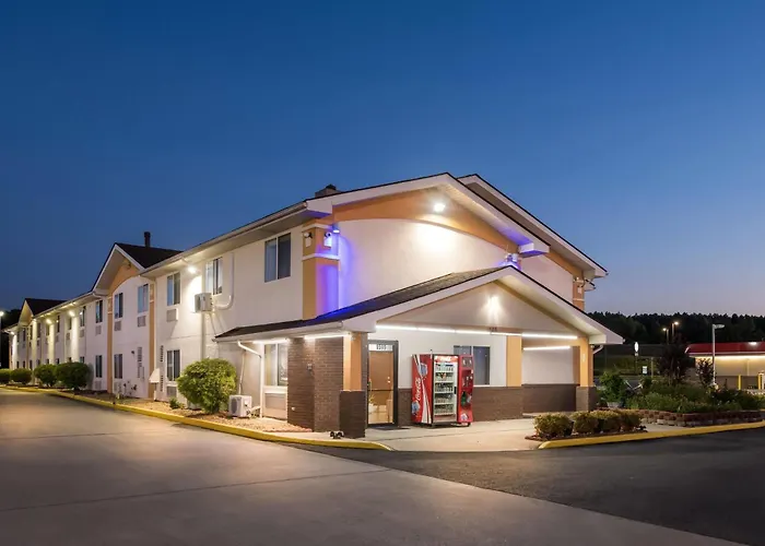 Super 8 By Wyndham Franklin