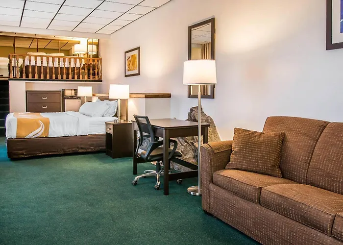 Quality Inn & Suites Houghton Downtown