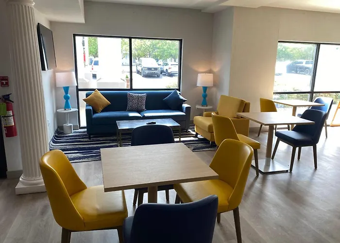 Comfort Inn & Suites Trussville I-59 Exit 141