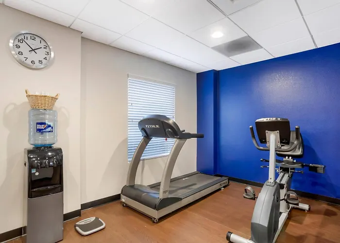 Comfort Suites Near Birkdale Village- Huntersville