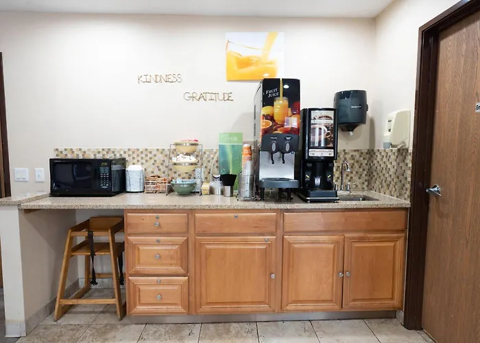Quality Inn & Suites Sun Prairie Madison East