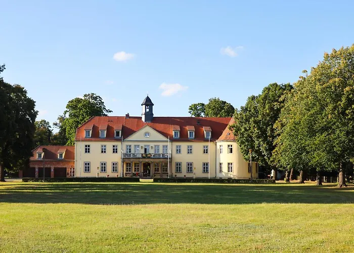 Hotel Schloss Grochwitz (garni)