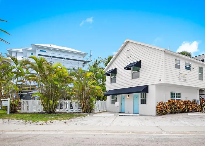 Parrot Beach Cottages Suite #4