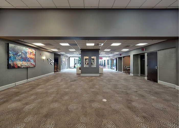 Doubletree By Hilton Bloomington