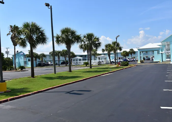 Destin Inn & Suites
