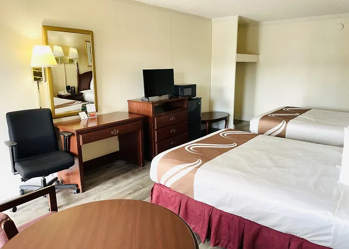 Relax Inn Perry National Fairgrounds Area I-75