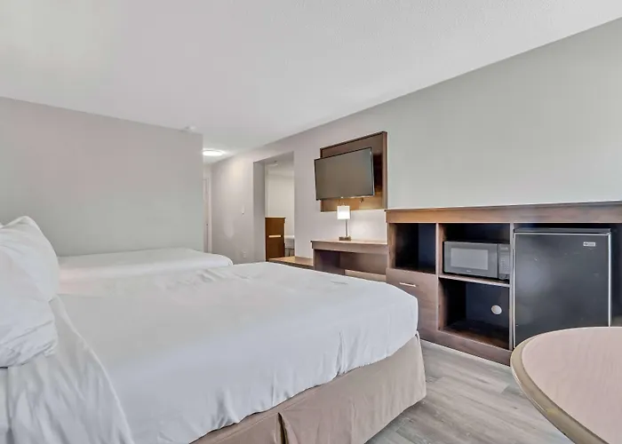 Baymont By Wyndham N Myrtle Beach - Park & Sports Complex Area