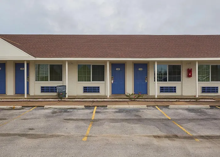 Motel 6-Madisonville, Tx